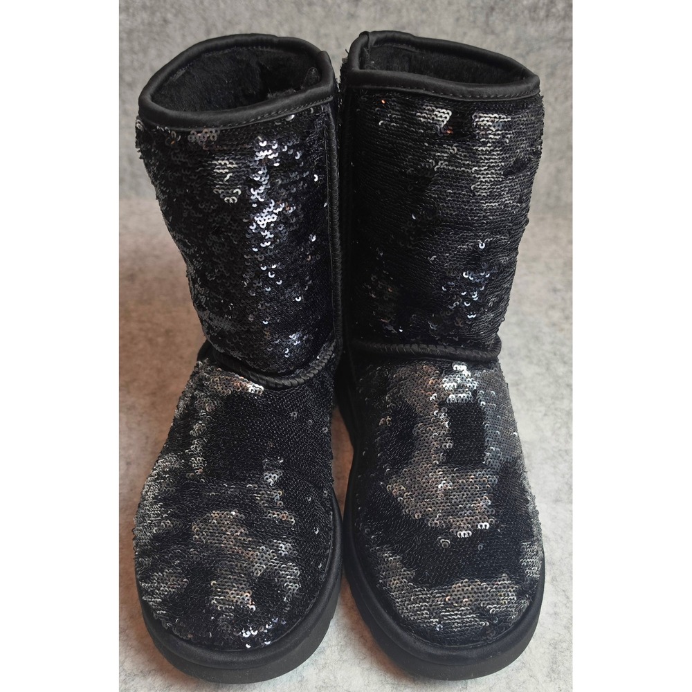 UGG Classic Short Cosmos Sequin Boots Black Sparkle 1103796 Womens Size 8